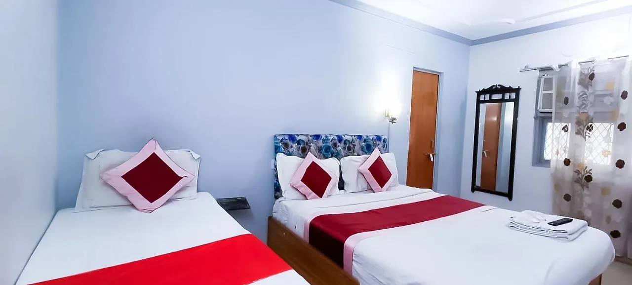Roomshala 026 Commodo Residency - Satya Niketan Hotel New Delhi