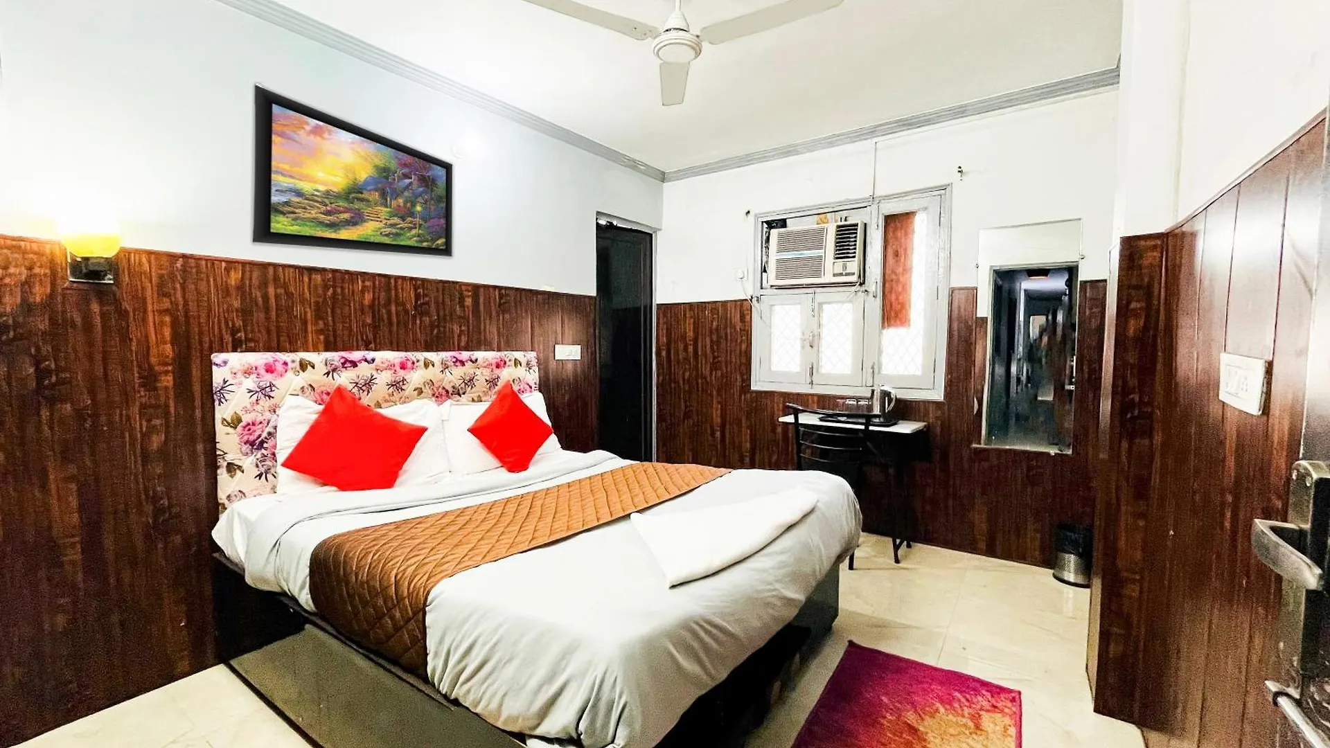 *** Hotel Roomshala 026 Commodo Residency - Satya Niketan India